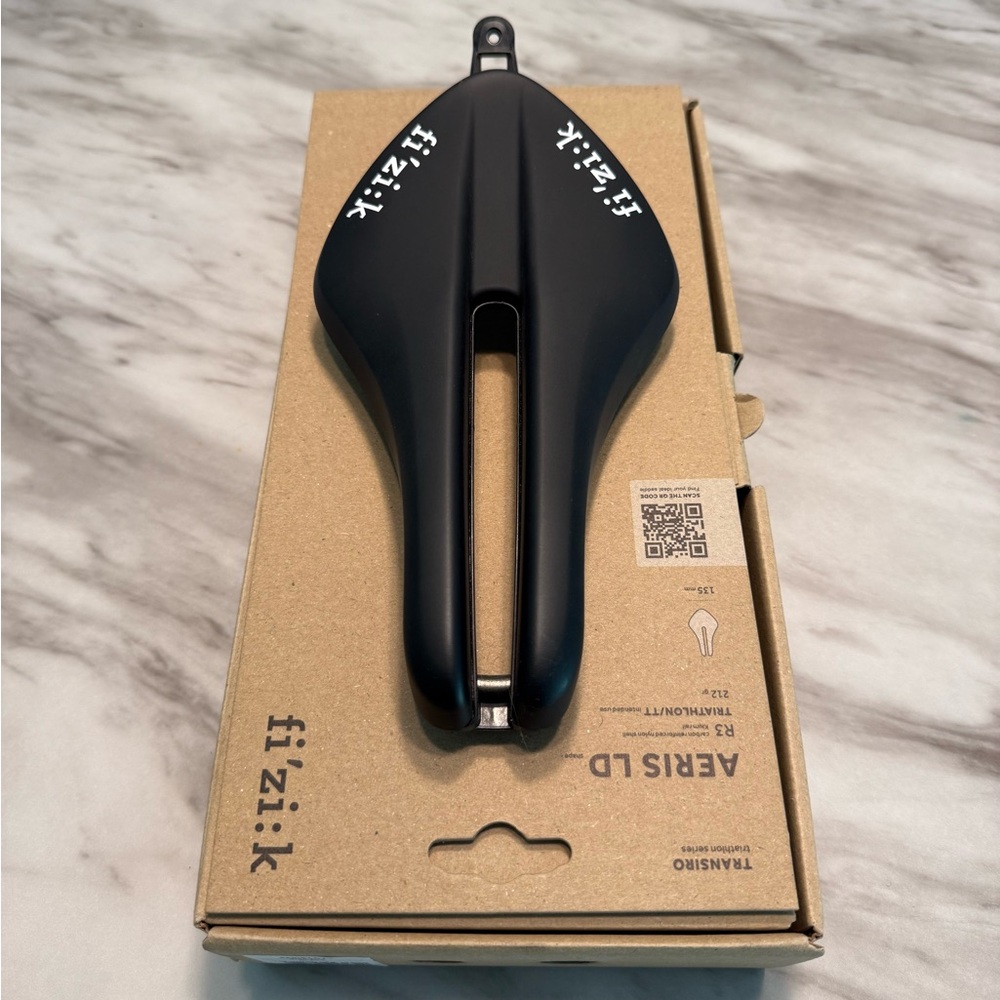FIZIK AERIS LD R3 SADDLE 135mm